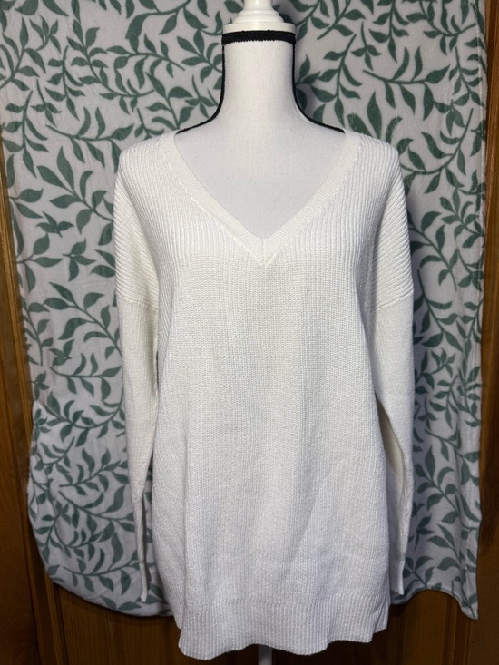 GAP Sweaters - GAP Cream V-Neck Knit Sweater